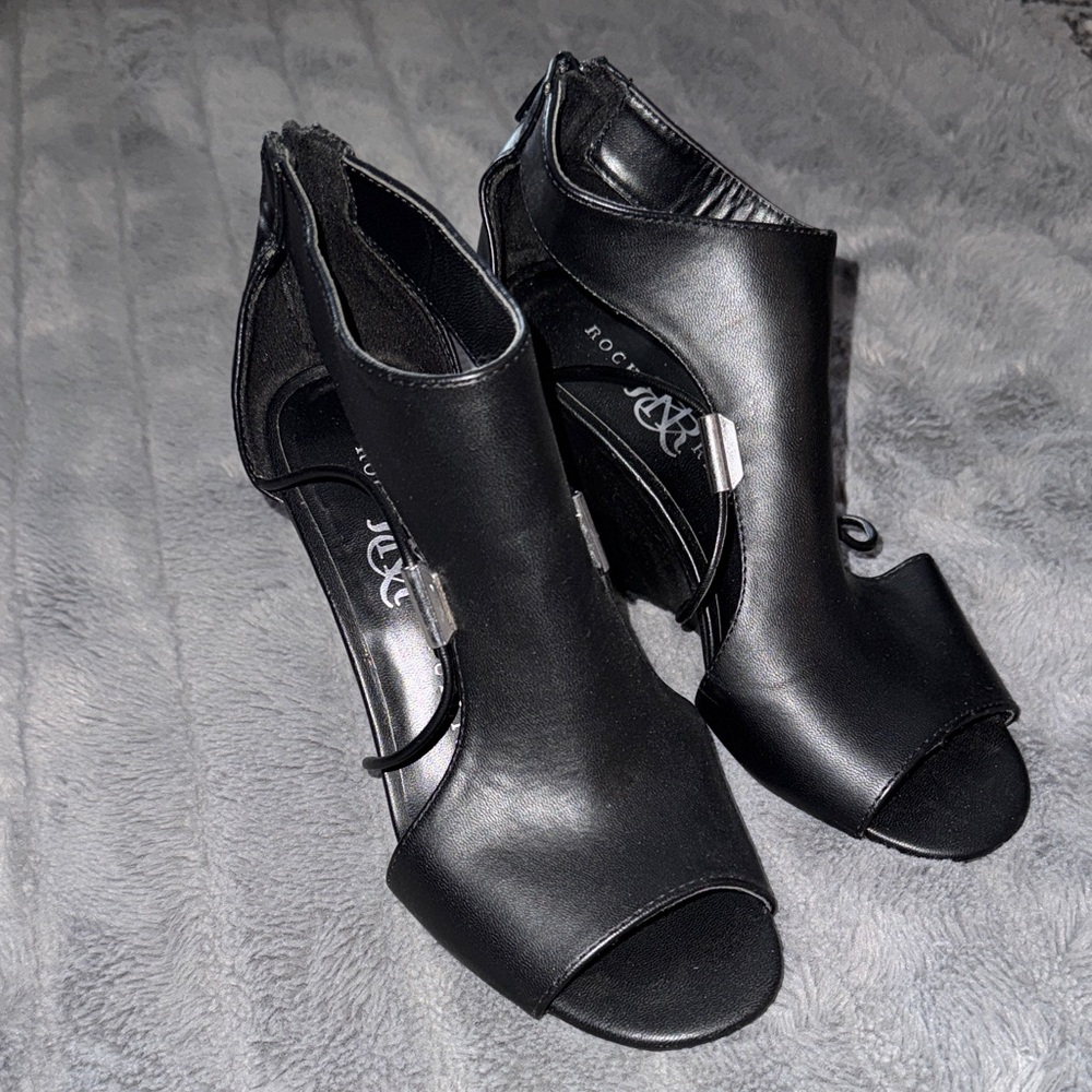 Rock & Republic Black Peep-Toe Heels
